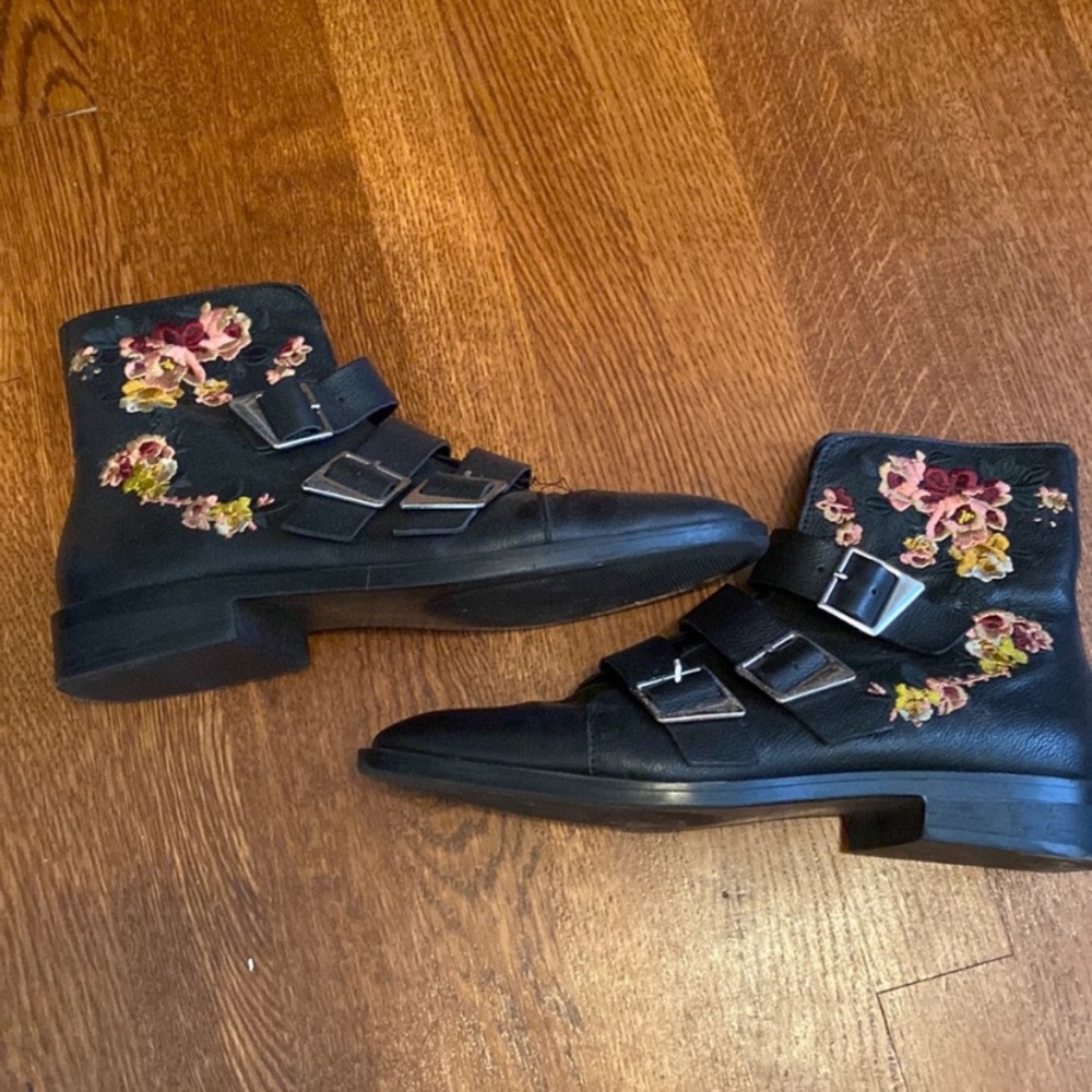 Ankle booties